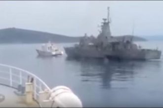 ΒΙΝΤΕΟ ΝΤΟΚΟΥΜΕΝΤΟ - Οινούσσες: Η κανονιοφόρος "Κραταιός" απομακρύνει τουρκικό σκάφος