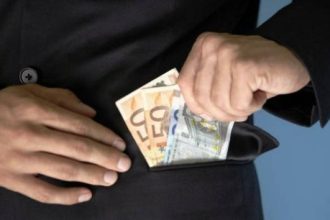 Αγρίνιο: Οι «μαϊμού» εφοριακοί «ξαναχτύπησαν» με «θύμα» μία 74χρονη και λεία 4.500 ευρώ!