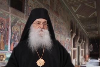 Μητροπολίτης Γλυφάδας: "Προσεύχεται να αναβληθεί" η επίσκεψη του Πάπα στη Λέσβο