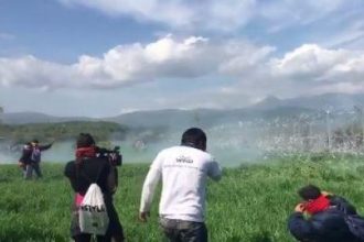 Εκρηκτικό το κλίμα στην Ειδομένη - Πλαστικές σφαίρες από τους Σκοπιανούς αστυνομικούς - ΔΕΙΤΕ ΒΙΝΤΕΟ (ΝΕΟΤΕΡΑ)