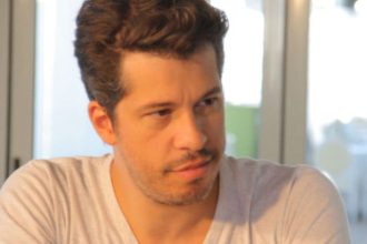 «Αδειάζει» τον αδερφό του ο Χάρης Βαρθακούρης για τον Βαλάντη