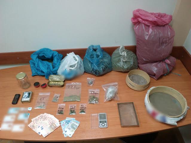 Είχε μετατρέψει την στάνη του σε χασισοφυτεία - Κατασχέθηκαν πάνω από 3,5 κιλά χασίς - ΦΩΤΟΓΡΑΦΙΕΣ