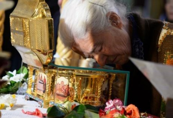 Μέχρι και σήμερα το προσκύνημα τον Ιερών Λειψάνων του Αγίου Λουκά του Ιατρού - Πλήθος πιστών στον Ι.Ναό του Άγιου Ανδρέα - ΦΩΤΟΓΡΑΦΙΕΣ