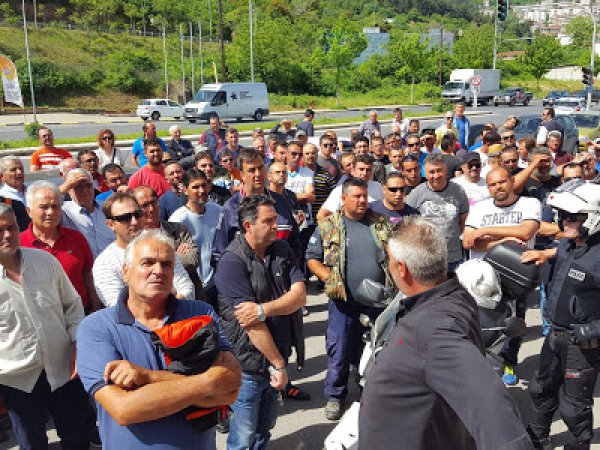 Βέροια: Αγρότες έκαναν κατάληψη στα γραφεία του ΕΛΓΑ