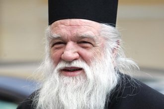 Οι "κατάρες" του Αμβρόσιου για το... χέρι του Ν. Φίλη και τους άθεους προκάλεσαν σάλο - Δείτε ΒΙΝΤΕΟ με το "ρεσιτάλ" του Μητροπολίτη