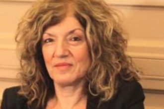 Πάτρα: Παρούσα στην περιφορά του Επιταφίου της Ευαγγελίστριας η Σία Αναγνωστοπούλου