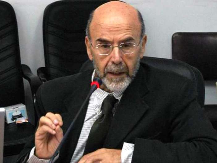 Λιάκος: Σενάριο για τετραετές Γυμνάσιο και διετές Λύκειο