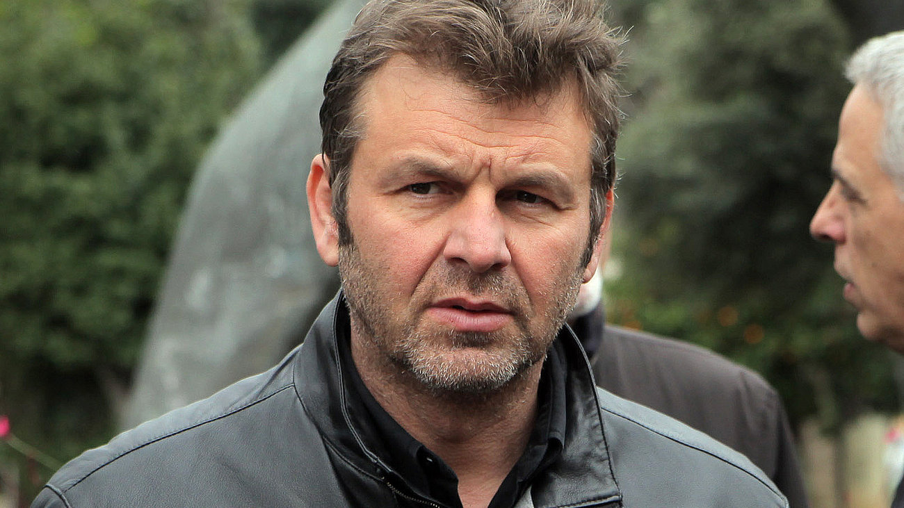 Νέο "χτύπημα" Γκλέτσου: Δεν είσαι λιγότερο άνδρας αν πηγαίνεις με άνδρες!