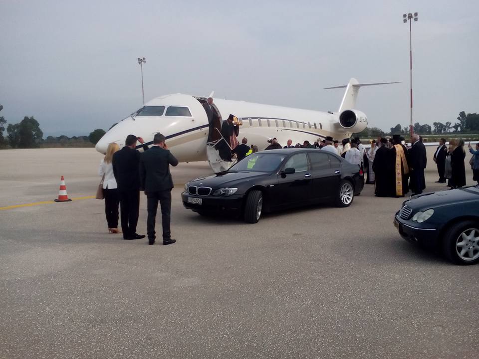 Ο Άραξος υποδέχεται τα Ιερά Λείψανα του Αγίου Λουκά – Ιδιαίτερα συγκινητικές οι στιγμές στο αεροδρόμιο