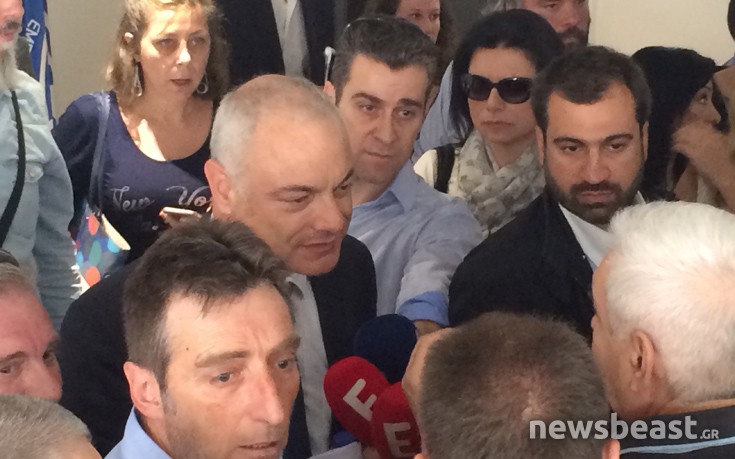 Εργαζόμενοι διέκοψαν την συνέντευξη της Ηλεκτρονικής - ΒΙΝΤΕΟ