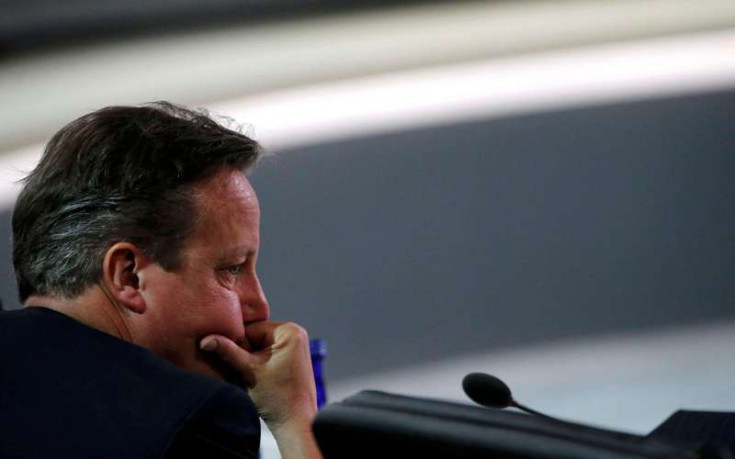 Στα τάρταρα η δημοτικότητα του Κάμερον λόγω Panama Papers