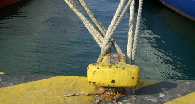 Δεμένα τα πλοία στα λιμάνια στις 8 Μαΐου