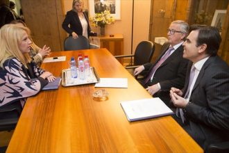 Το προσφυγικό στη συνάντηση Ρένας Δούρου – Γιούνκερ