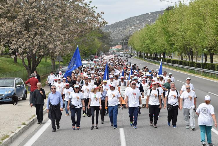 Οδεύει προς το Σύνταγμα η πορεία του Δήμου Πατρέων για την ανεργία - Κλούβες απέκλεισαν την Ηρώδου Αττικού - ΦΩΤΟΓΡΑΦΙΑ