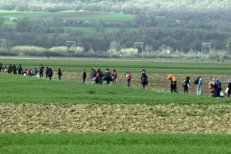 Πρόσφυγες έφυγαν από καταυλισμό και έκλεισαν την εθνική οδό