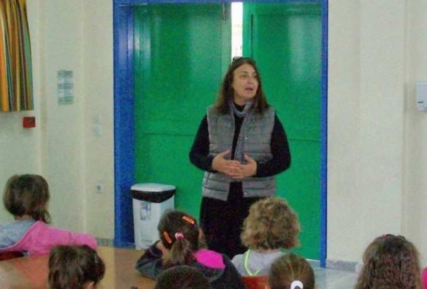 Πάτρα: Η Αννα Δενδρινού διαβάζει παραμύθι στο Αναγνωστήριο Bright Side