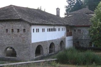 Εφτιαξαν κέντρο φιλοξενίας προσφύγων και στα Ζαγοροχώρια!