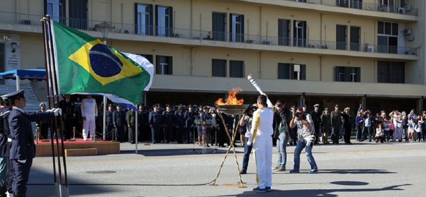 Δείτε ΖΩΝΤΑΝΑ από το TEMPO24.GR την παράδοση της Ολυμπιακής Φλόγας στο Παναθηναϊκό Στάδιο