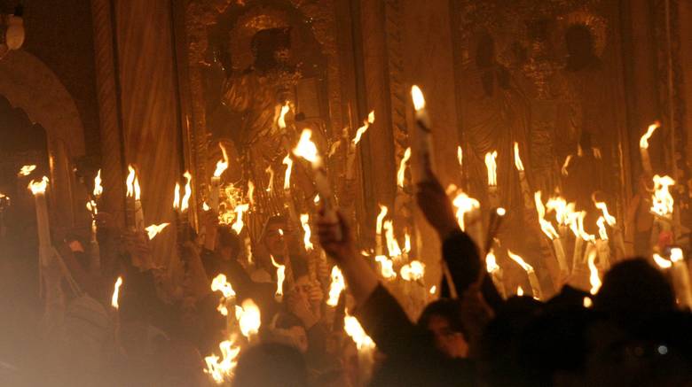 Η μυσταγωγική τελετή αφής του Αγίου Φωτός στα Ιεροσόλυμα