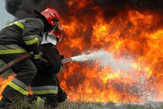 Κόρινθος: Σε εξέλιξη φωτιά στη Χάλκη Νεμέας
