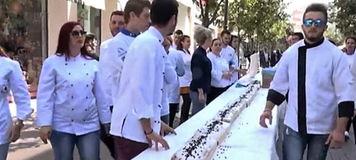 Φραουλόπιτα 120 μέτρων έφτιαξαν σεφ στον Πύργο