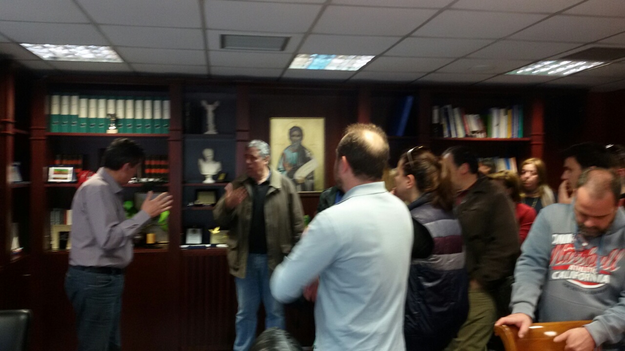 Πάτρα: Διαμαρτυρία για τη διακοπή μεταφοράς μαθητή με ειδικές ανάγκες - ΔΕΙΤΕ ΦΩΤΟΓΡΑΦΙΕΣ