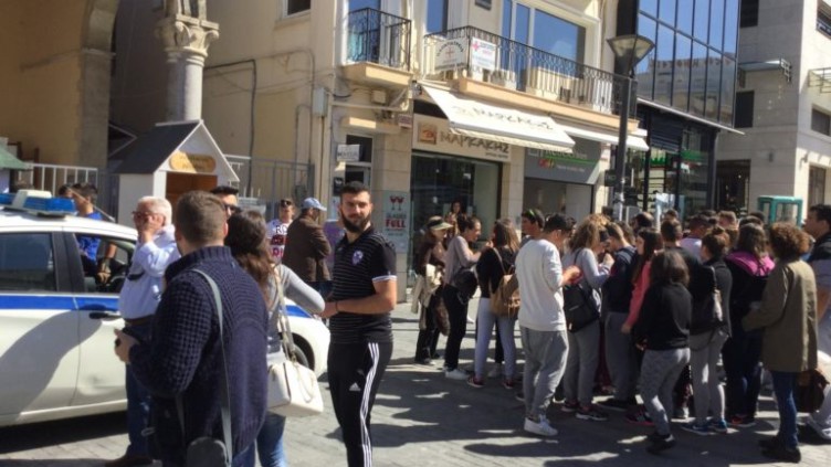 Έπιασαν τον κλέφτη στα πράσα και τον "τουλούμιασαν" στο ξύλο