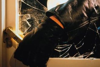 "Βραχιολάκια" σε τέσσερις - Είχαν ρημάξει σπίτια στο Αγρίνιο συνελήφθησαν ...στην Πρέβεζα