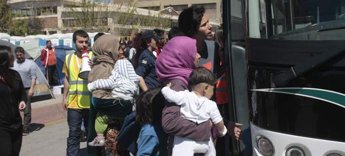 Πόλεμος για τη μεταφορά των προσφύγων -«Σφάζονται» τουριστικά λεωφορεία και ΚΤΕΛ