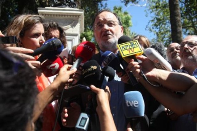 Διμέτωπη επίθεση κατά Τσίπρα από Λαφαζάνη και Αλαβάνο