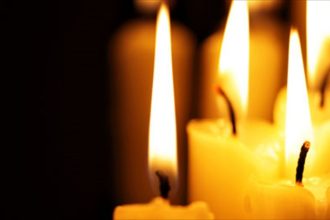 Πασχαλινή Λαμπάδα: Πως προέκυψε το έθιμο, από πότε χρονολογείται και τι συμβολίζει