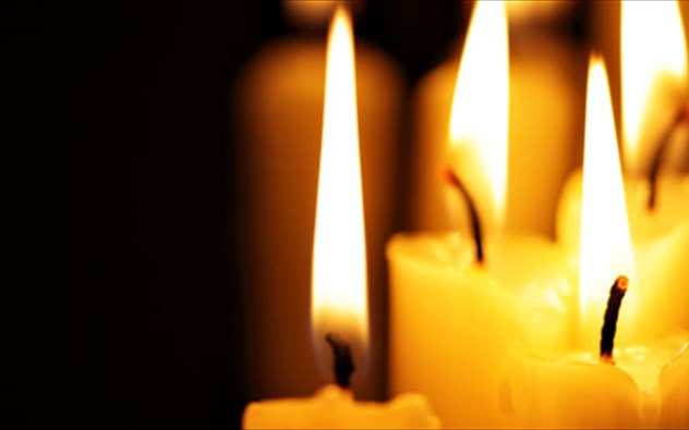 Πασχαλινή Λαμπάδα: Πως προέκυψε το έθιμο, από πότε χρονολογείται και τι συμβολίζει