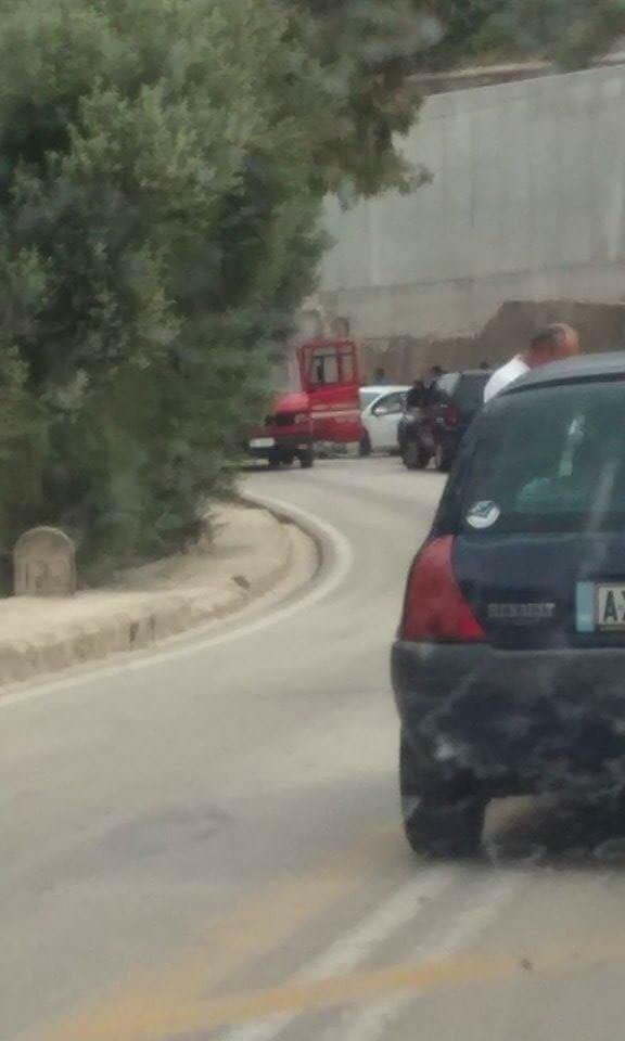 Πατρών - Κορίνθου: Αποκαταστάθηκε η κυκλοφορία στην ΠΕΟ στο ύψος του Λαμπιρίου - Προηγήθηκε σοβαρό τροχαίο με εγκλωβισμό - ΦΩΤΟΓΡΑΦΙΑ - ΝΕΟΤΕΡΑ