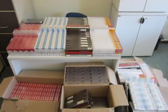 Πάτρα: Παρέλαβε με το Αστικό ΚΤΕΛ 1.750 πακέτα λαθραίων τσιγάρων