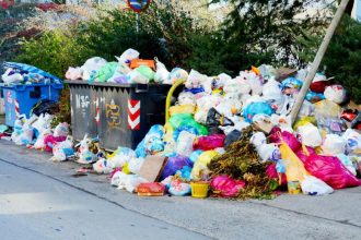 Αιγιάλεια: Ξεκινά με καθυστέρηση η μεταφορά απορριμμάτων εκτός Αχαΐας