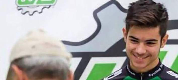 Θρήνος στο τελευταίο «αντίο» στον 16χρονο ποδηλάτη στην Αμφισσα