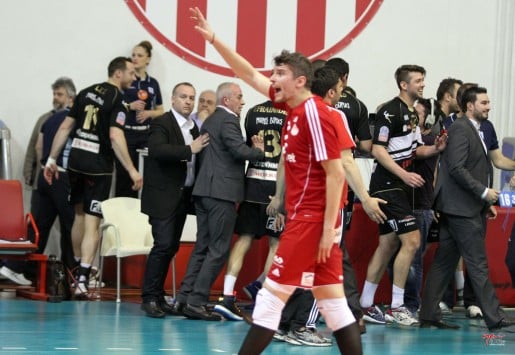 Επεισόδια μετά το τέλος του αγώνα βόλεϊ Ολυμπιακός - ΠΑΟΚ!