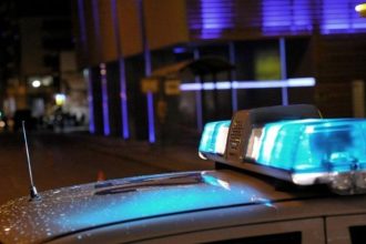 Απίστευτο: Διαρρήκτης απείλησε Αστυνομικούς με ψαλίδι!