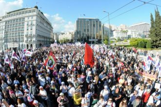 Πορεία Πάτρα - Αθήνα - Άρχισε η εκδήλωση στο Σύνταγμα ΦΩΤΟΓΡΑΦΙΕΣ