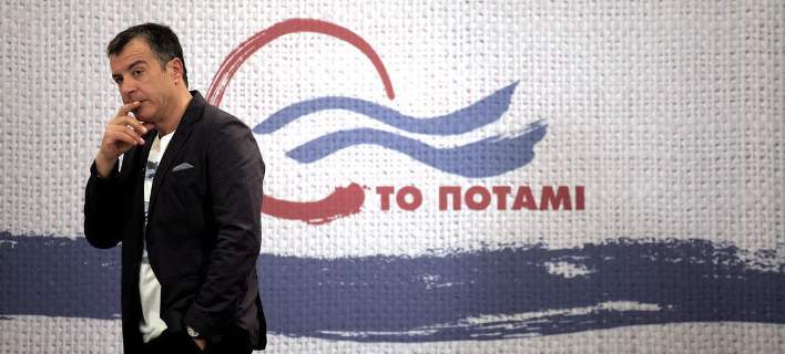 Σταύρος Θεοδωράκης: Οι φόροι μας καταστρέφουν