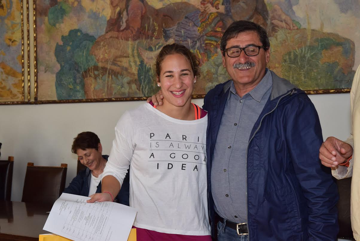 Οι λαμπαδηδρόμοι στον δήμαρχο Πατρέων - ΦΩΤΟΓΡΑΦΙΕΣ