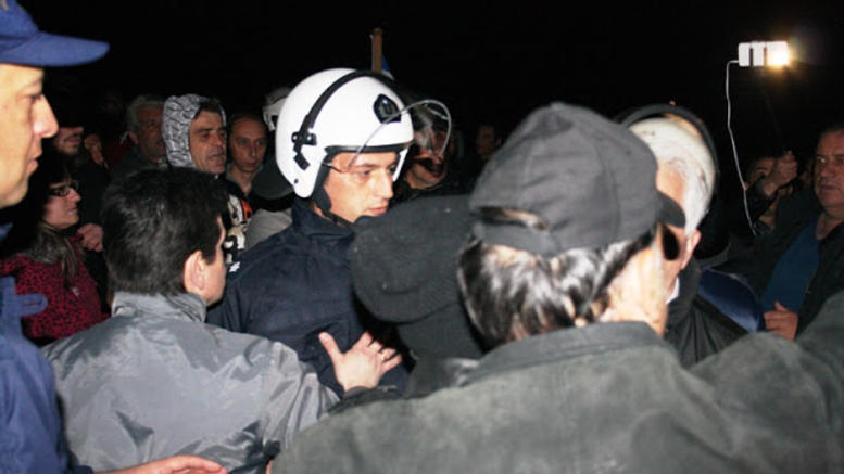 Ένας τραυματίας σε συμπλοκή προσφύγων στο λιμάνι του Πειραιά