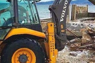 O Ηλίας Ψινάκης πάνω στην μπουλντόζα: «Θα σας ταράξω στη νομιμότητα»