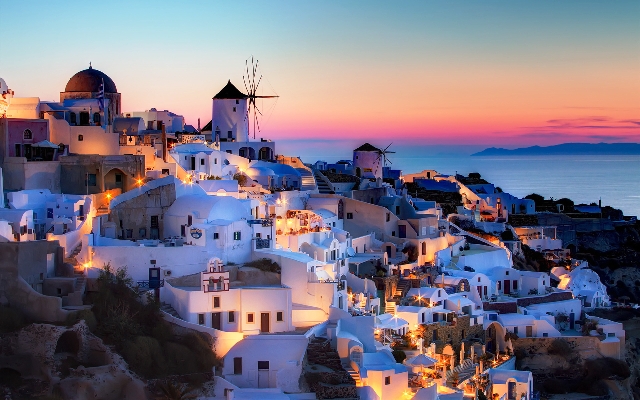 TripAdvisor: Η Σαντορίνη, δεύτερος δημοφιλέστερος προορισμός στον κόσμο