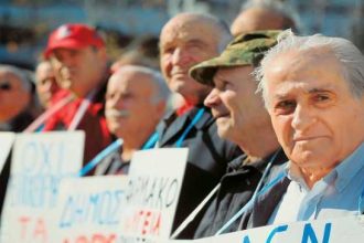 Νωρίτερα οι συντάξεις Μαΐου λόγω Πάσχα