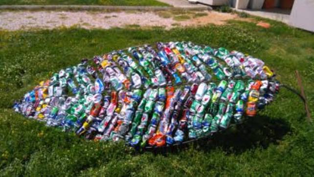 Πάτρα: "Φύλλο λεμονιάς" - Γλυπτό από αλουμινόκουτα από τον εικαστικό Θ. Παπαγιάννη - ΦΩΤΟΓΡΑΦΙΕΣ