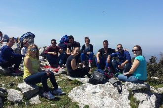 Σαντομέρι: Στην κορυφή του βουνού για το εκκλησάκι της Παναγίτσας - ΒΙΝΤΕΟ και ΦΩΤΟΓΡΑΦΙΕΣ