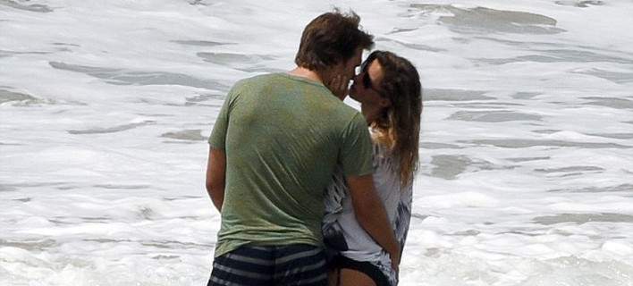 Ρομάντζο και καυτά φιλιά -Ασυγκράτητοι η Ζιζέλ και ο Τομ Μπράντι