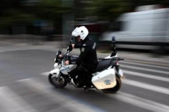 Τρεις αστυνομικοί τραυματίες σε τροχαίο