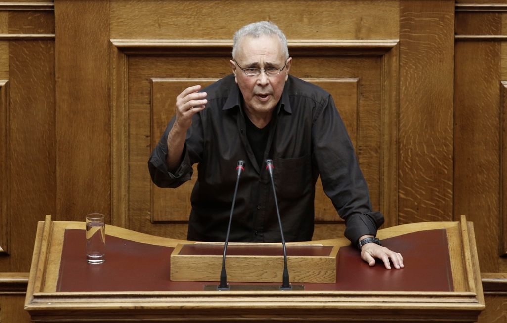 Σάλος για την εξαίρεση των βουλευτικών συντάξεων από τις περικοπές